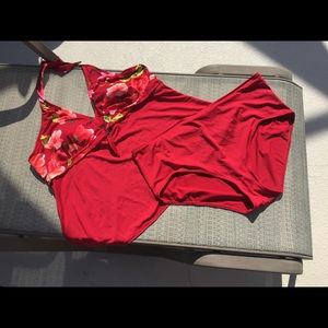 Unique, plus size swim set